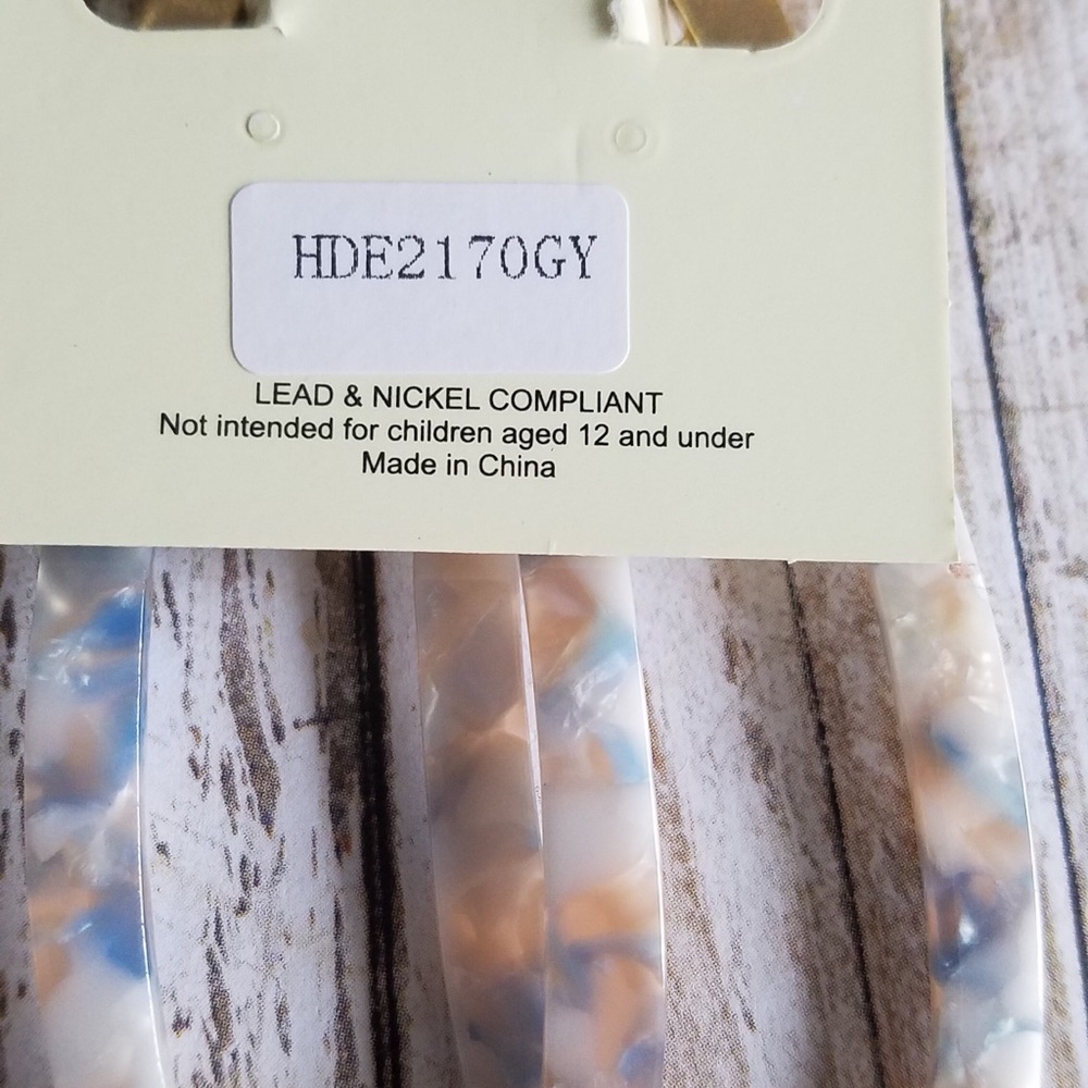 🌞SUMMER SALE🌞 Marble acetate earrings - Picture 4 of 6